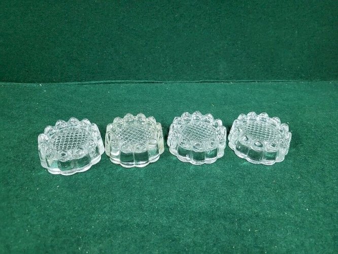 LOT DE 4 PIEDS DE MEUBLE EN VERRE PETIT MODELE