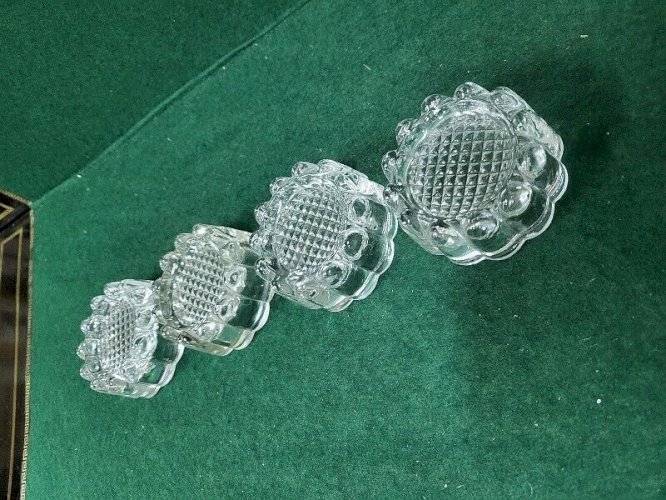 LOT DE 4 PIEDS DE MEUBLE EN VERRE PETIT MODELE