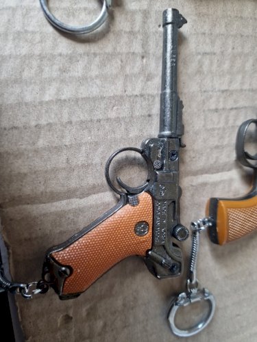 lot de 4 PORTE CLE COLT /luger/mauser/python - made in Korea