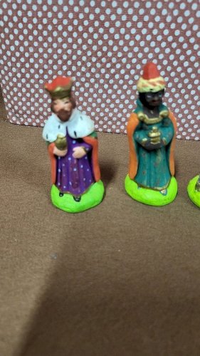 LOT DE 4 SANTONS POUR CRECHE EN TERRE CUITE LES ROIS MAGES N° 43