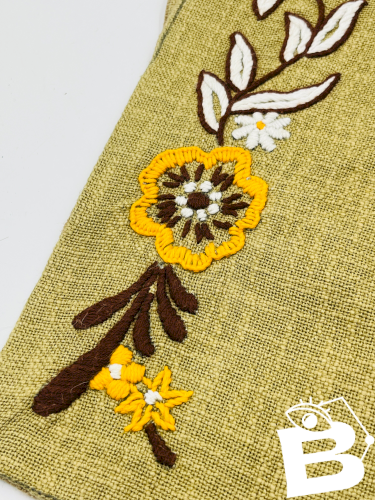Lot de 4 sets de table vintage brodés en toile de jute