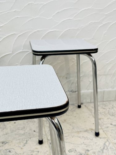 Lot de 4 tabourets vintage en formica gris et chrome