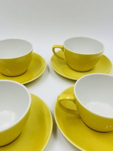 Set of 4 Villeroy & Boch cups and saucers