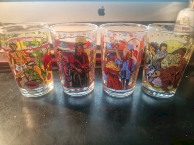 LOT DE 4 VERRES A MOUTARDE Tribus Indiennes