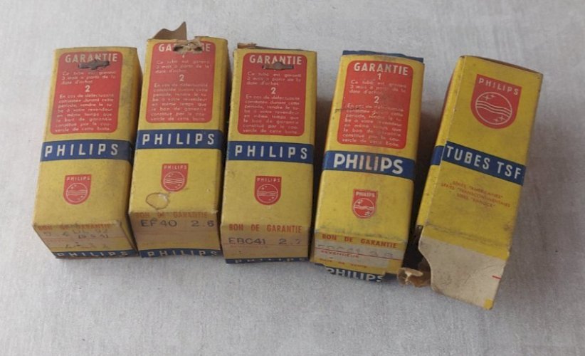 Lot de 5 anciennes lampes / ampoules, tubes radio, Philips
