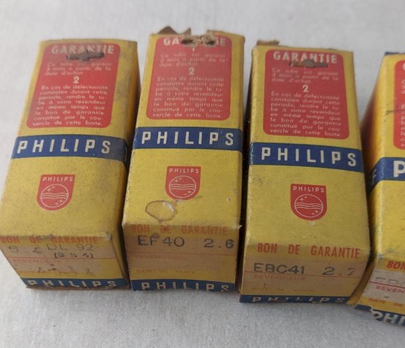 Lot de 5 anciennes lampes / ampoules, tubes radio, Philips