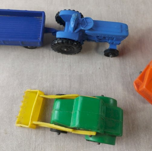 Lot de 5 anciens véhicules, voitures, tracteur, Galanite Sweden