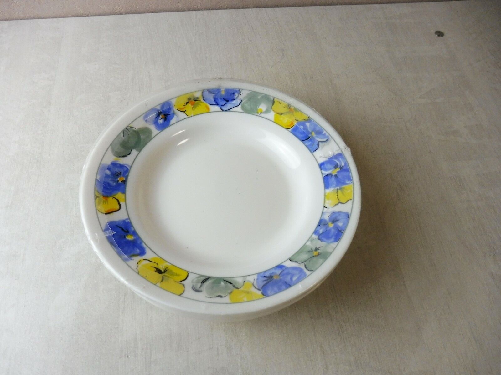 4 assiettes à dessert Arcopal Fleurs champêtres