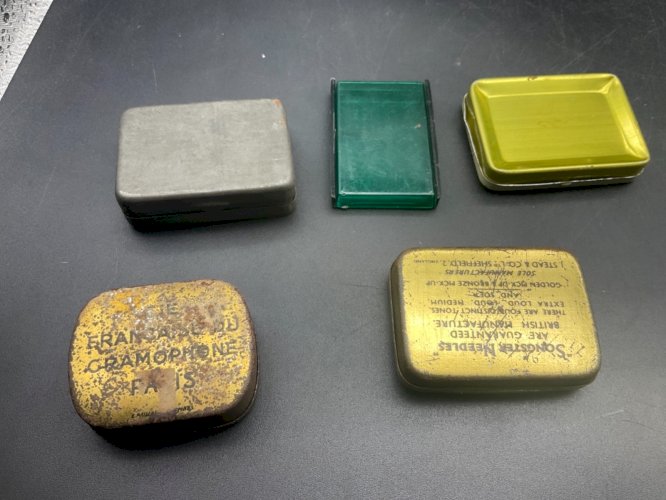 Lot de 5 BOITES A  AIGUILLES DE GRAMOPHONE PHONOGRAPHE TOURNE DISQUE