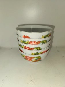 set of 5 Chinese rice bowls decorated with dragons in good condition