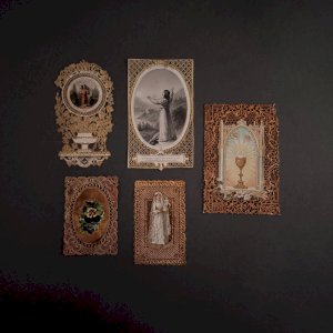 Lot de 5 canivets anciens images pieuses dont une à système A5796