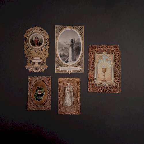 Lot de 5 canivets anciens images pieuses dont une à système A5796