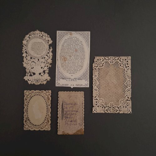 Lot de 5 canivets anciens images pieuses dont une à système A5796