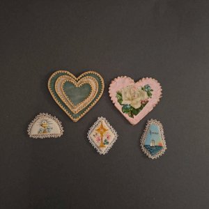 Set of 5 devotional images in fabric and wallpaper M3731