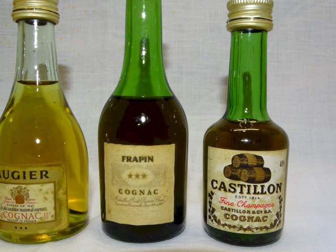 - LOT DE 5 MIGNONNETTES COGNAC ANCIENNES MONNET FRAPIN AUGIER CASTILLON