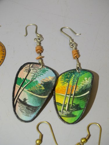 -LOT de 5 PAIRES de BOUCLES D'OREILLE SOUVENIRS DE VOYAGE en AFRIQUE BIJOUX   D