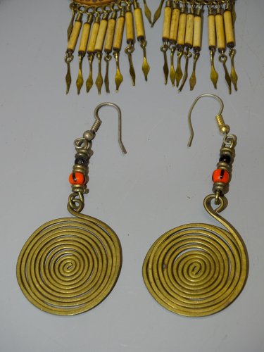 -LOT de 5 PAIRES de BOUCLES D'OREILLE SOUVENIRS DE VOYAGE en AFRIQUE BIJOUX   D