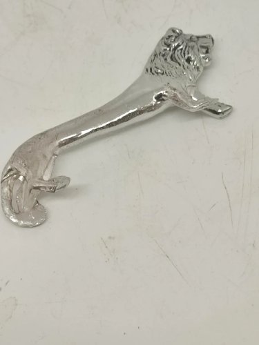lot de 5 portes couteaux en forme de lion metal argente en bel etat
