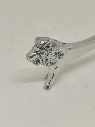 lot de 5 portes couteaux en forme de lion metal argente en bel etat