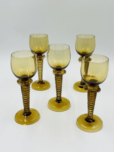 Lot de 5 verres à vin Roemer ambrés