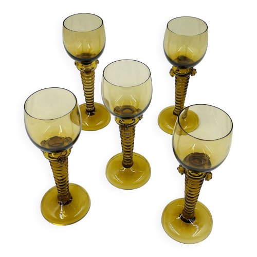 Lot de 5 verres à vin Roemer ambrés