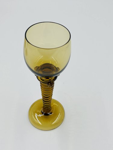 Lot de 5 verres à vin Roemer ambrés