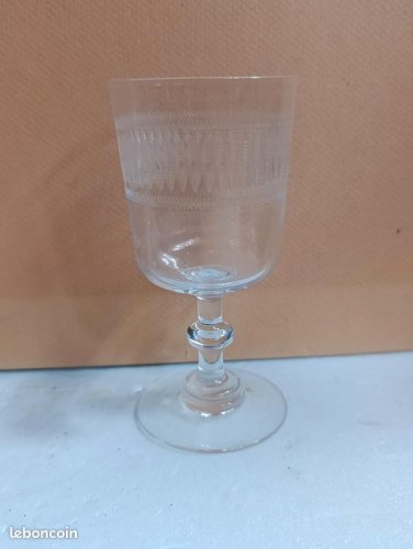 Lot de 6 ancien verres en cristal grave choisy le roi, baccarat, saint louis? En bon etat (made in chiner)