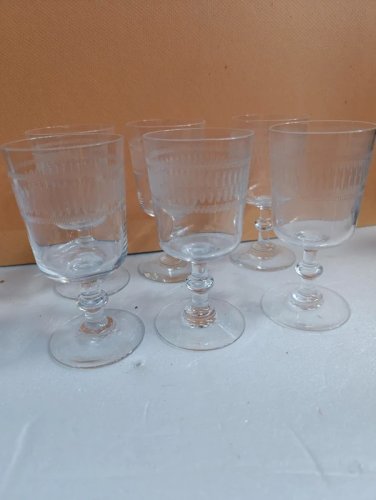 lot de 6 ancien verres en cristal grave choisy le roi, baccarat, saint louis? en bon etat