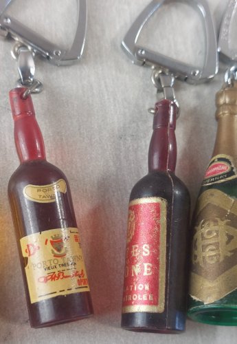 Lot de 6 anciens portes clés publicitaires, alcool, Bourbon, vintage