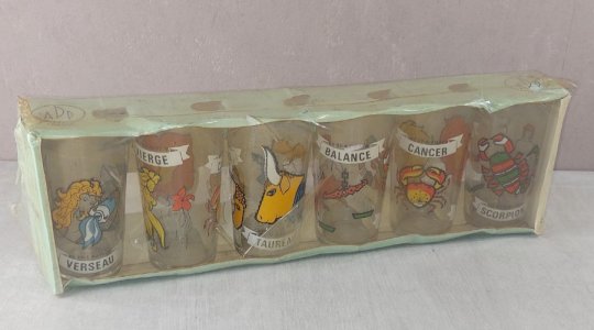 Set of 6 antique glasses, zodiac sign decoration, ADP France, Saint Gobain