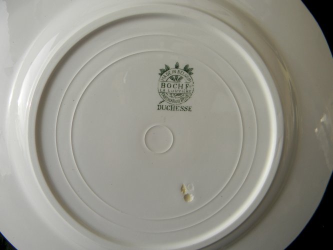 Lot de 6 assiettes plates en faïence BOCH LA LOUVIERE. Modèle Duchesse.