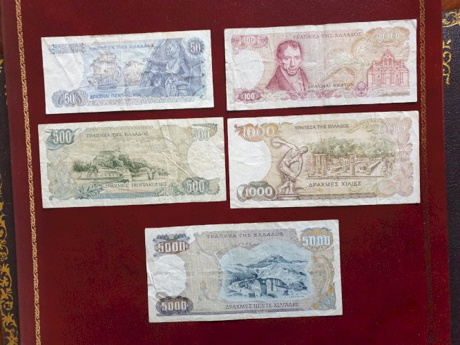 Lot de 6 billets Espagne 1000 Pesetas 1971 SUP et Grèce série complète années 80 incluant le 5000 drachmes