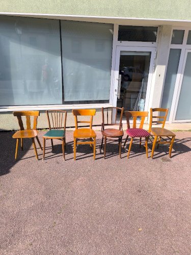 Lot de 6 chaises de bistrot dépareillées bois vintage