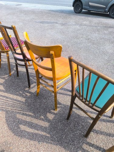 Lot de 6 chaises de bistrot dépareillées bois vintage