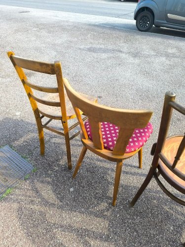 Lot de 6 chaises de bistrot dépareillées bois vintage