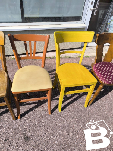 Lot de 6 chaises de bistrot dépareillées bois vintage