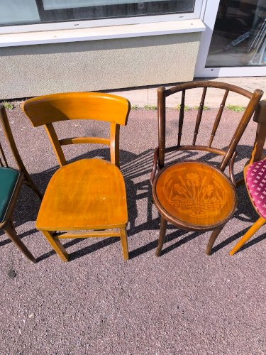 Lot de 6 chaises de bistrot dépareillées bois vintage