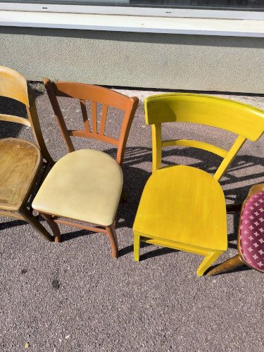 Lot de 6 chaises de bistrot dépareillées bois vintage