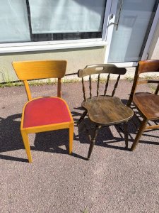 Lot de 6 chaises de bistrot dépareillées bois