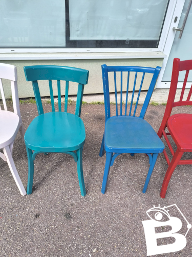Lot de 6 chaises en bois bistrot dépareillé vintag