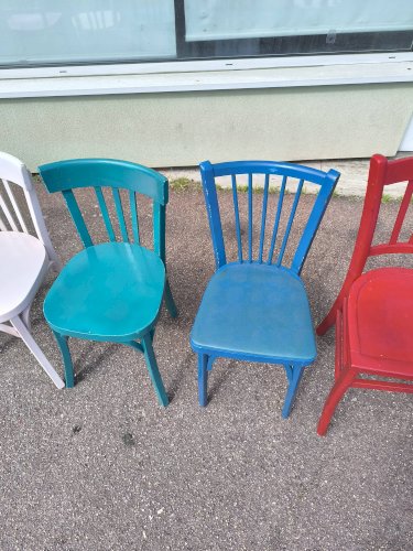 Lot de 6 chaises en bois bistrot dépareillé vintag