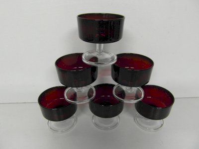 Set of 6 champagne glasses from the 1970s