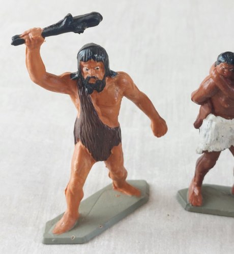 Lot de 6 figurines préhistoire / homme préhistorique, en plastique, Starlux ^