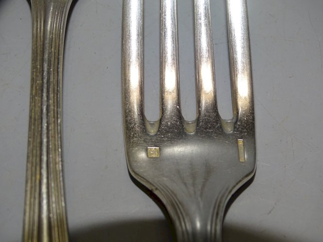 -LOT de 6 FOURCHETTES CHRISTOFLE METAL ARGENTE DECO TABLE REASSORT COLLECTION  D