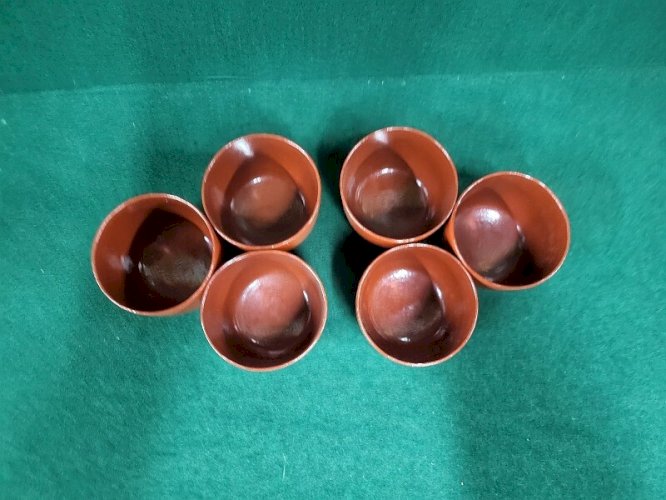 LOT DE 6 GOBELETS OU BOLS OU VERRE EN BOIS LAQUE ASIATIQUE