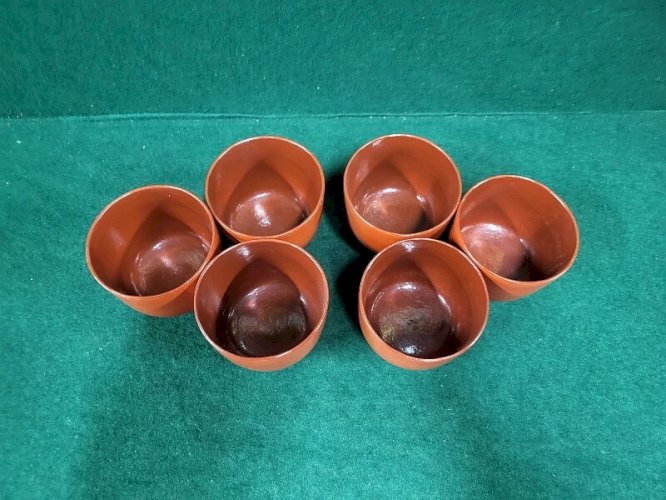 LOT DE 6 GOBELETS OU BOLS OU VERRE EN BOIS LAQUE ASIATIQUE