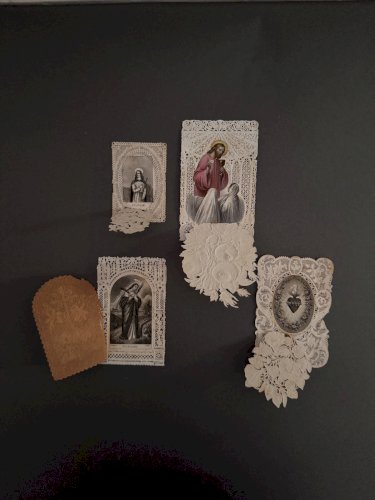 Lot de 6 images pieuses gaufrées en couleur canivets M3738