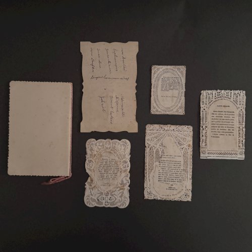 Lot de 6 images pieuses gaufrées en couleur canivets M3738