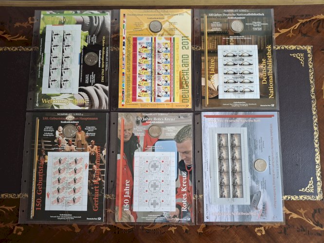 Lot de 6 pièces de 10 euros et 6 planches de timbres Allemagne