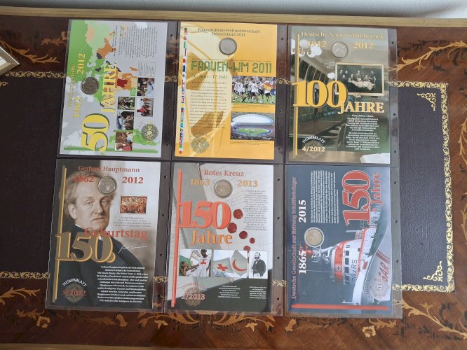 Lot de 6 pièces de 10 euros et 6 planches de timbres Allemagne